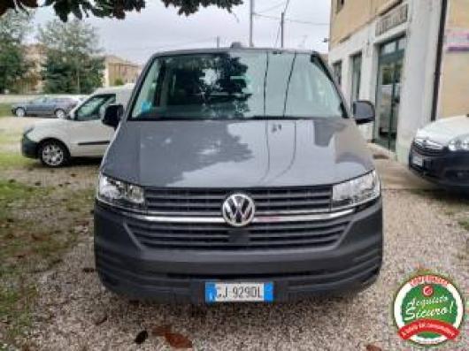 usato VOLKSWAGEN Caravelle