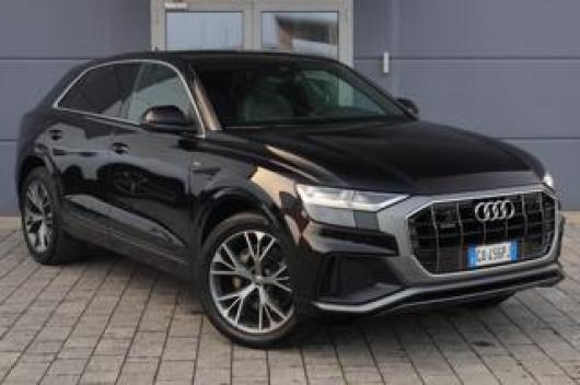 usato AUDI Q8