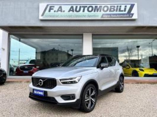 usato VOLVO XC40