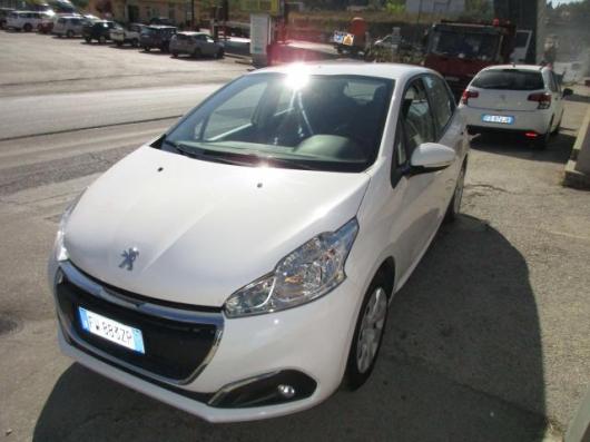 usato PEUGEOT 208