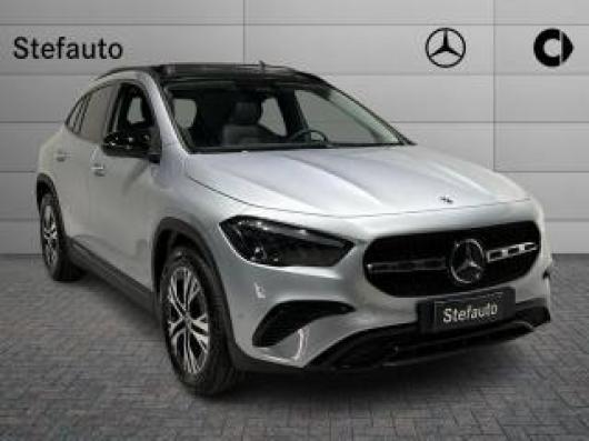 nuovo MERCEDES GLA 200