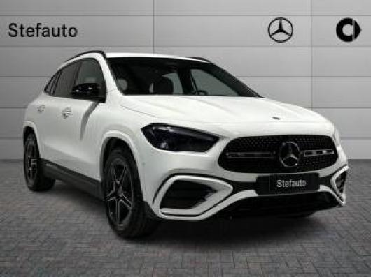 nuovo MERCEDES GLA 200