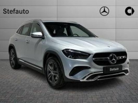 nuovo MERCEDES GLA 200