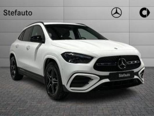 nuovo MERCEDES GLA 200