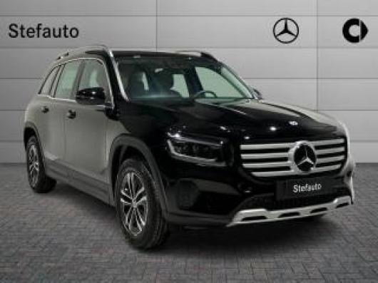 nuovo MERCEDES GLB 200