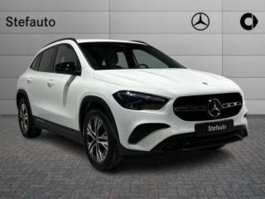 Km 0 MERCEDES GLA 200