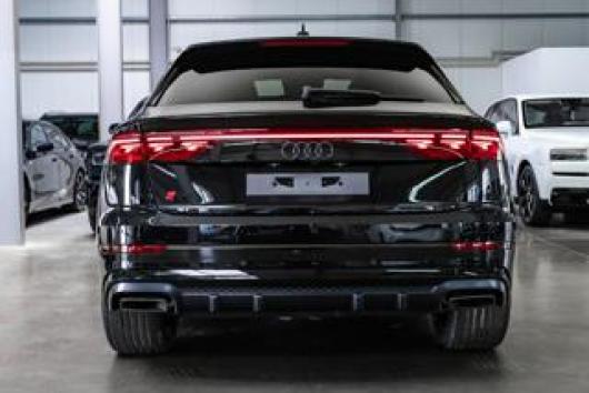 Km 0 AUDI Q8