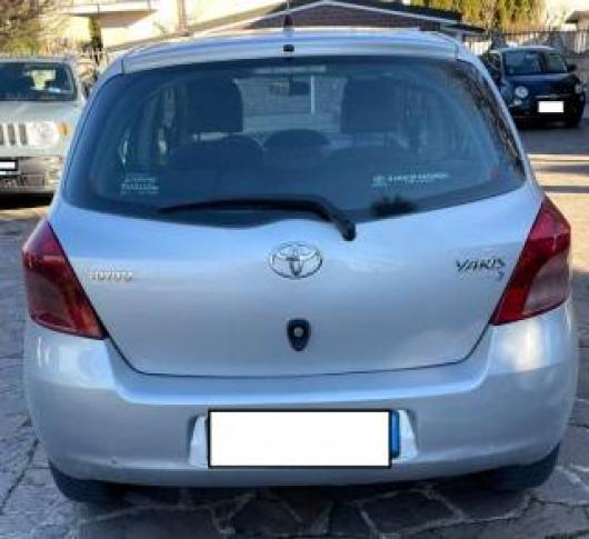 usato TOYOTA Yaris