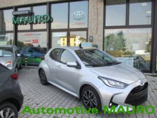 nuovo TOYOTA Yaris