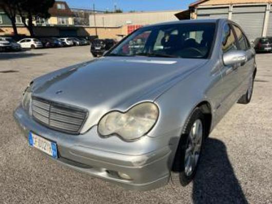 usato MERCEDES C 200