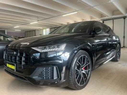 usato AUDI Q8