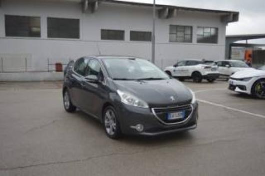 usato PEUGEOT 208