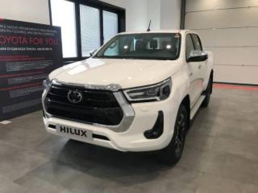 nuovo TOYOTA Hilux