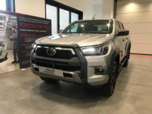 nuovo TOYOTA Hilux