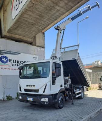 usato IVECO Eurocargo 100E22 K Gru radio e Ribaltabile