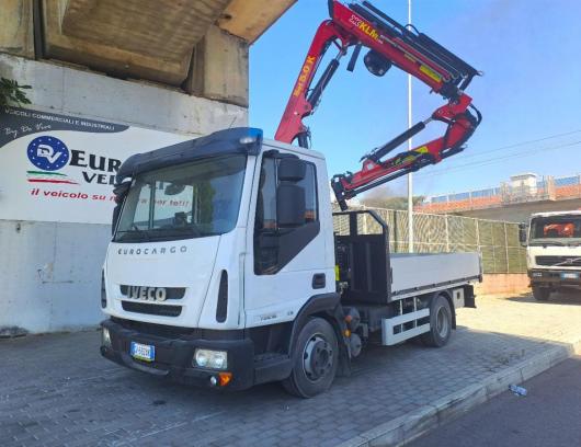 usato IVECO Eurocargo 75E16 gru e cassone