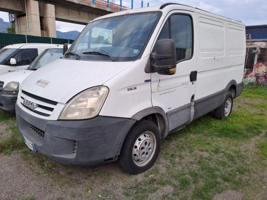 usato IVECO Daily 35S12 Furgone mini van