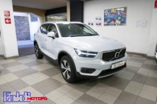 usato VOLVO XC40