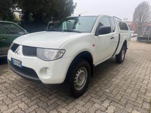 usato MITSUBISHI L200