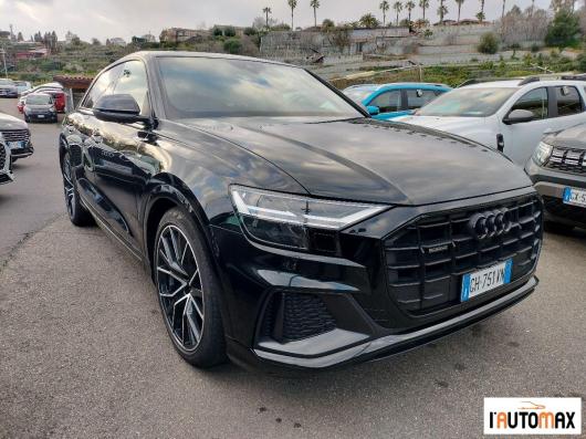 usato AUDI Q8