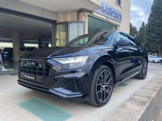 usato AUDI Q8