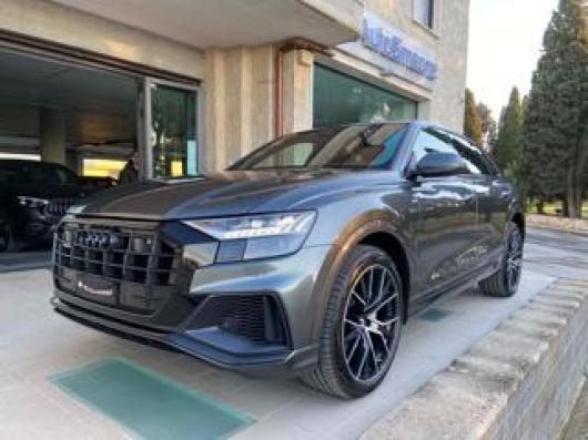 usato AUDI Q8