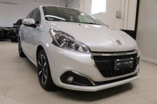 usato PEUGEOT 208