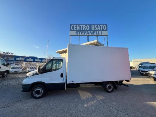 usato IVECO DAILY 35S16H BOX E SPONDA