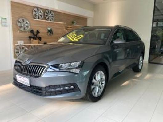 Km 0 SKODA Superb