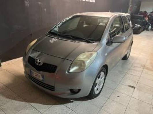 usato TOYOTA Yaris