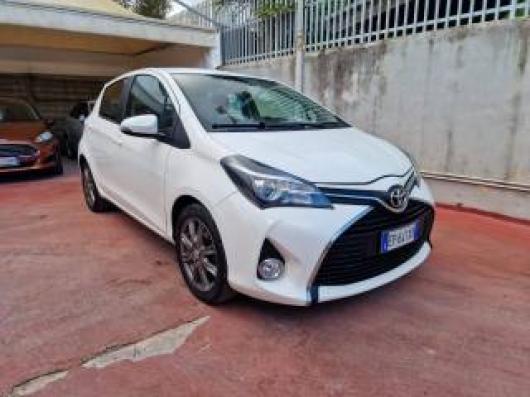 usato TOYOTA Yaris