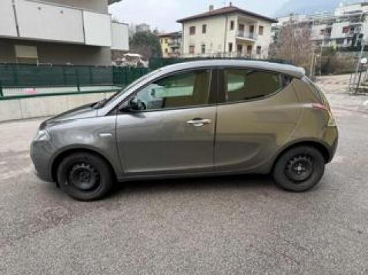 usato LANCIA Ypsilon