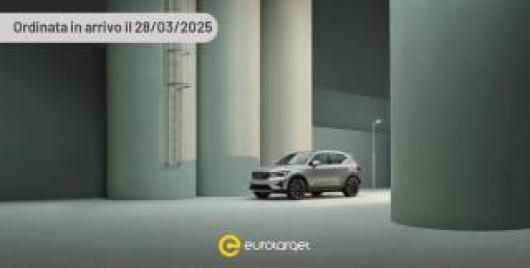 nuovo VOLVO XC40