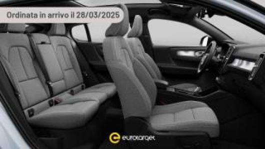 nuovo VOLVO XC40