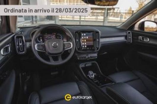 nuovo VOLVO XC40