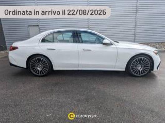 nuovo MERCEDES E 200