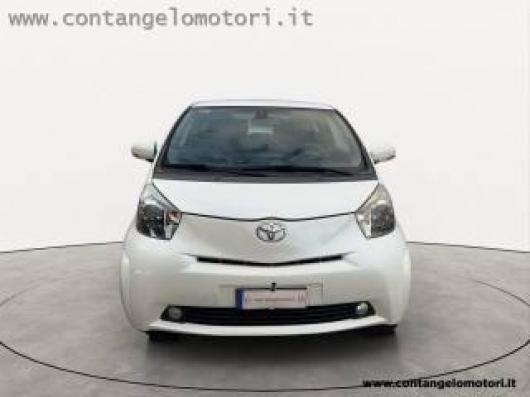 usato TOYOTA iQ