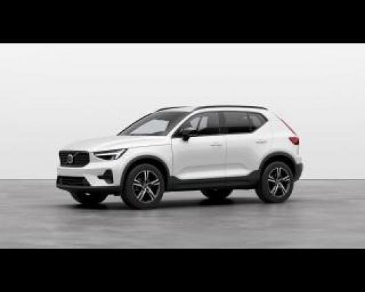 nuovo VOLVO XC40