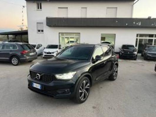 usato VOLVO XC40