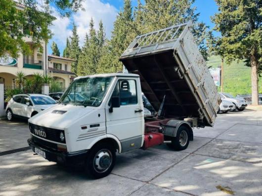 usato IVECO 30 8 Furgone 3 posti Ribaltabile