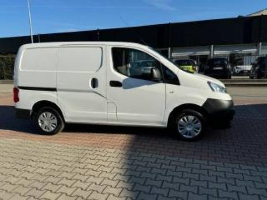 usato NISSAN NV200