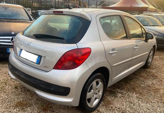 usato PEUGEOT 207