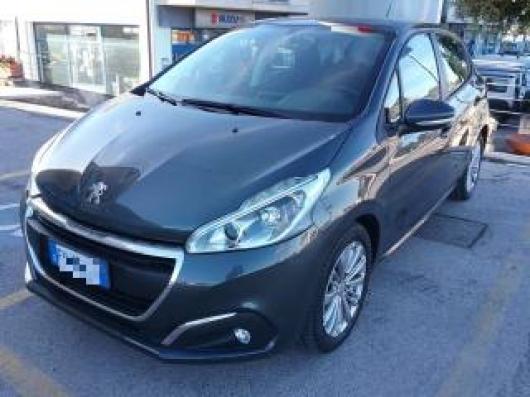 usato PEUGEOT 208