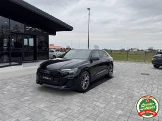 usato AUDI Q8