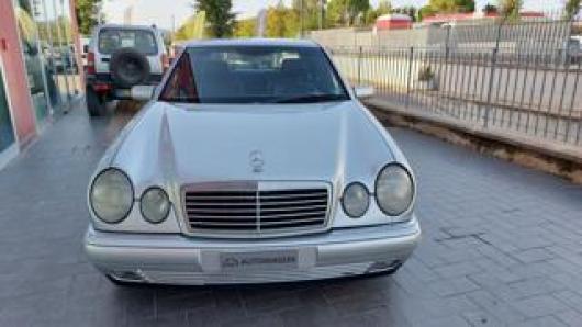 usato MERCEDES E 200