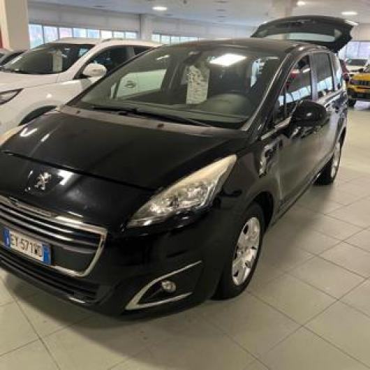 usato PEUGEOT 5008