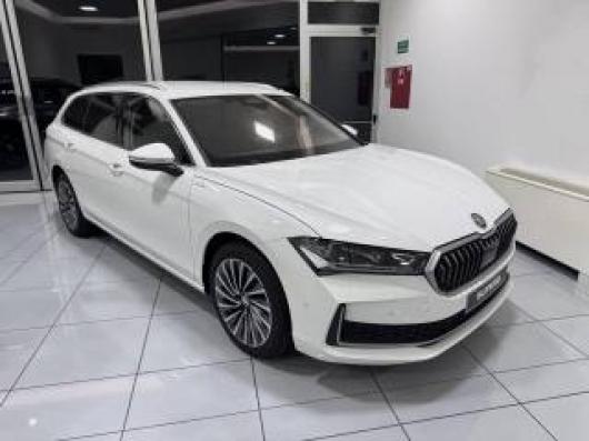 nuovo SKODA Superb