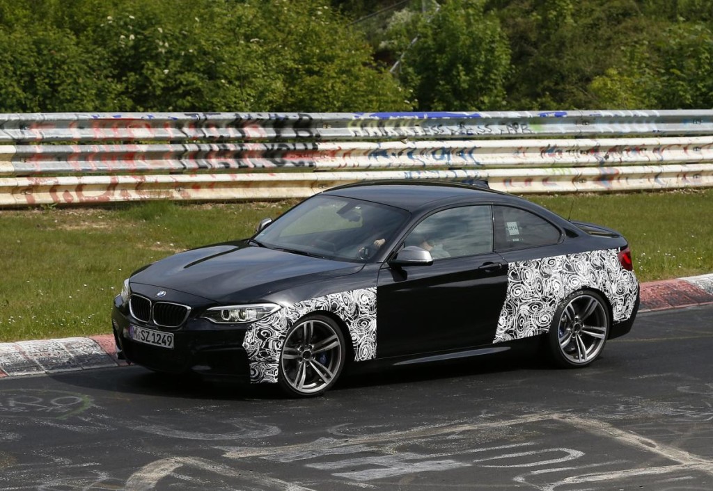 2015-BMW-M2-prototype-nurburgring-side
