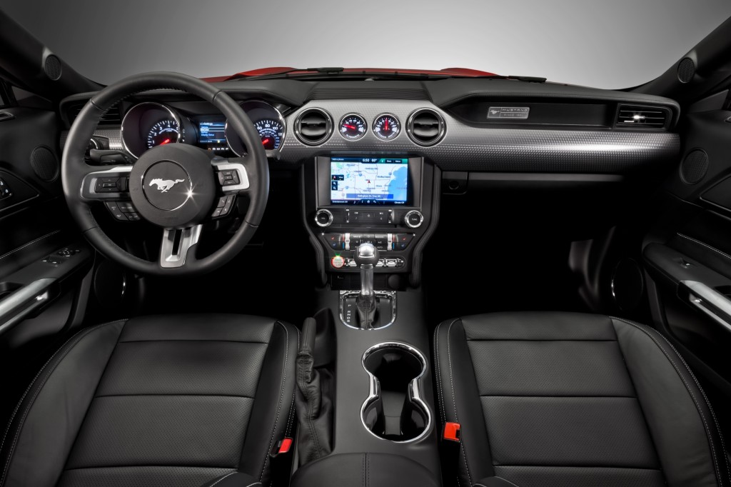 2015-ford-mustang-dash